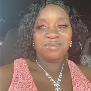 Meet your Posher, Charlyn
